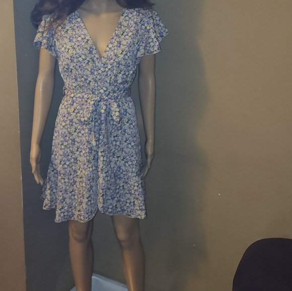 Ditsy Floral Wrap Belted Dress - Picture 7 of 9